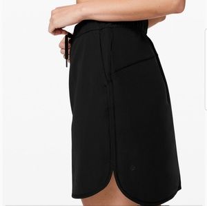 Lululemon on the fly woven skirt